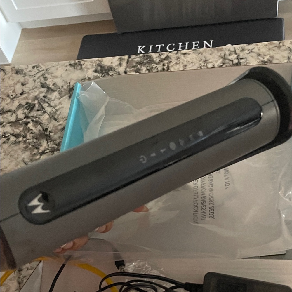 Motorola Cable Modem Plus AC1600 WiFi Router - Picture 4 of 5